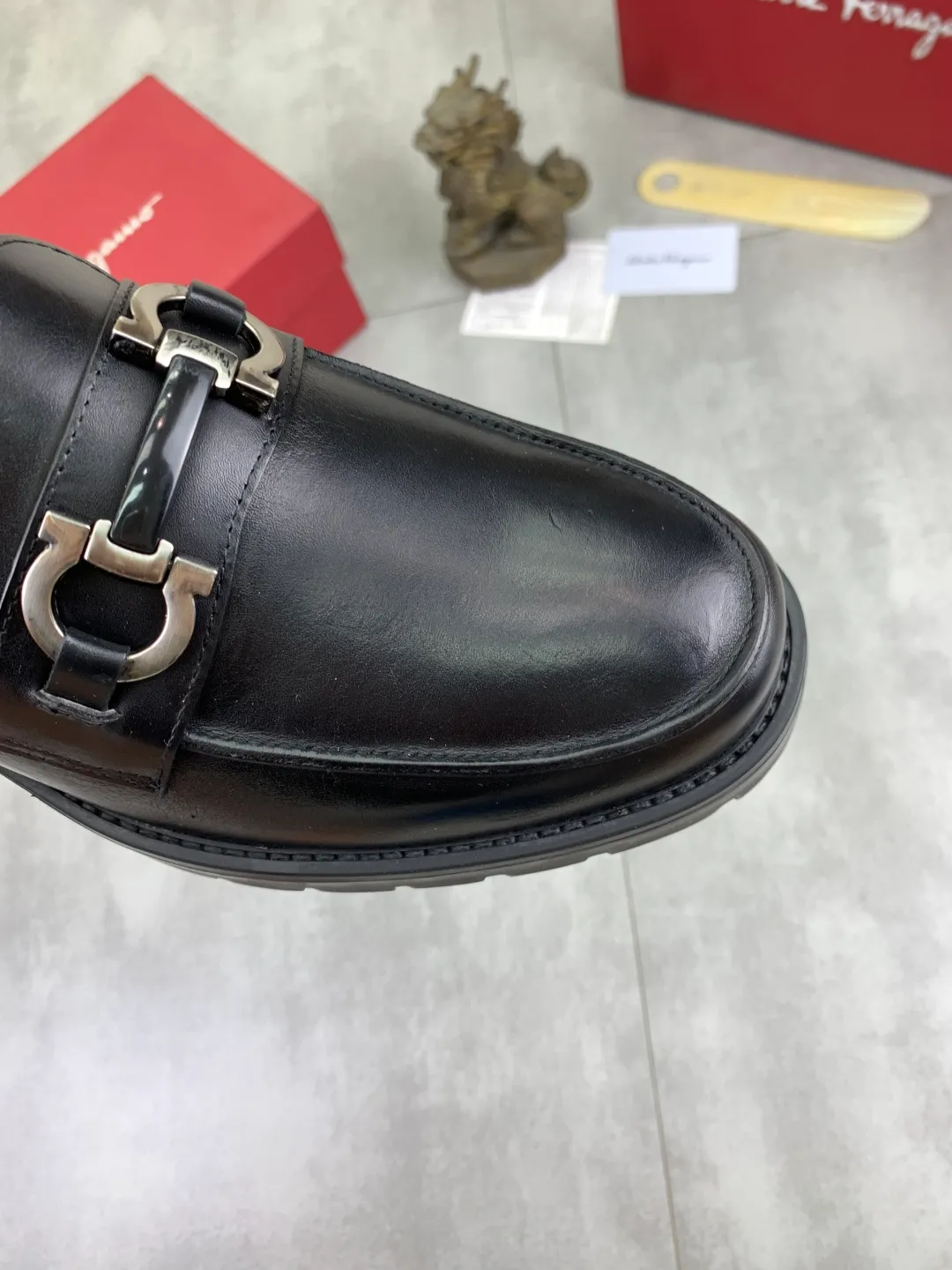 Men's Men's Shoes 💰P480💰[New Style] Water-dyed Niuli 🆘[Salvatore Ferragamo] Ferragamo's latest casual business leather shoes for men! Listed simultaneously! The fabric is made of specially imported original calfskin, and the interior is made of imported water-dyed cowhide. It is absolutely luxurious and leads the fashion trend. Matching code: 38-44 (45 and 46 can be customized) Multiple colors available